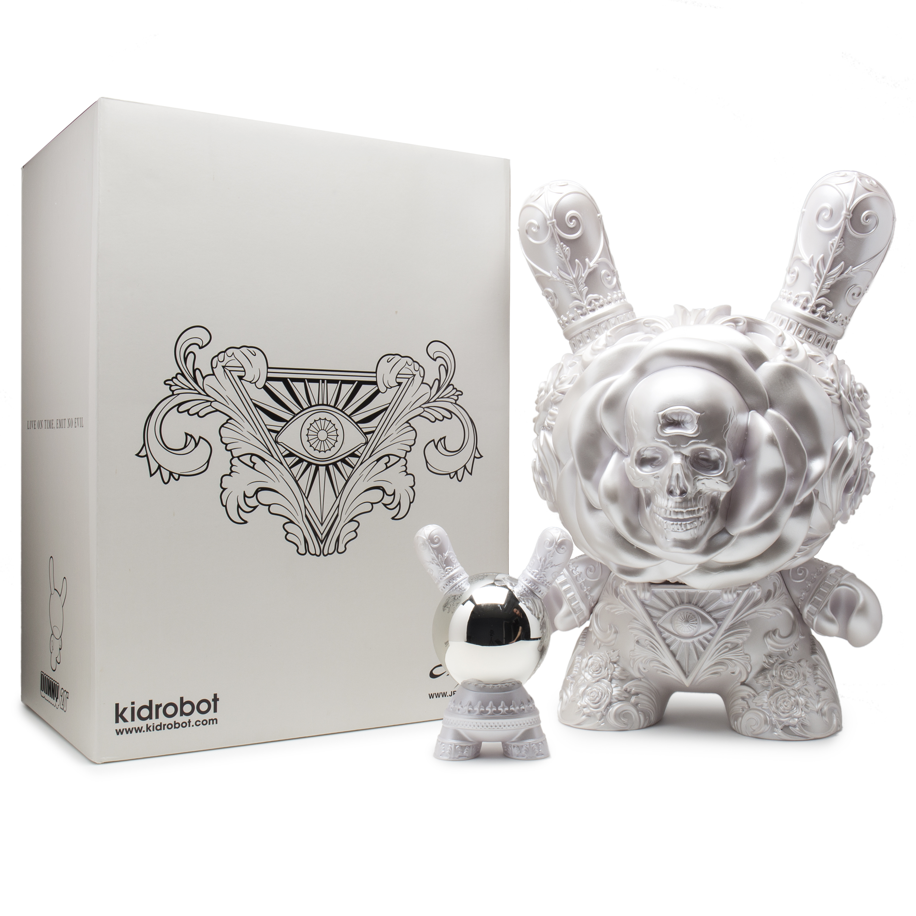 Kidrobot x Arcane Divination Clairvoyant Dunny 